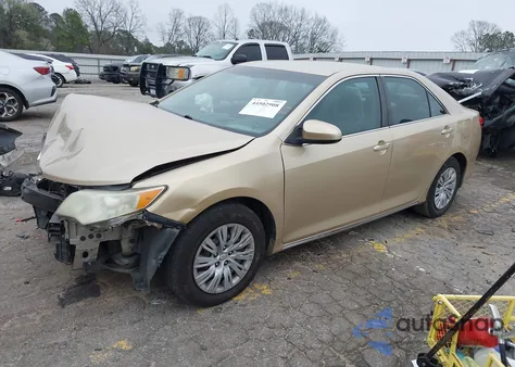 2012 Toyota Camry Le z USA, uszkodzony, nr VIN 4T1BF1FK4CU077338